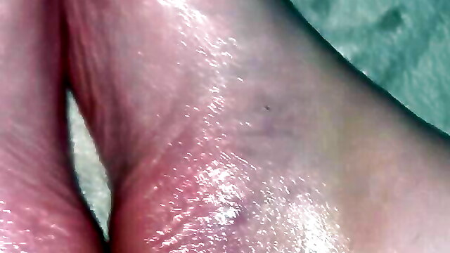 Foot size worship, british footing, british femdom feet, foot slave joi pov, sex massage venus